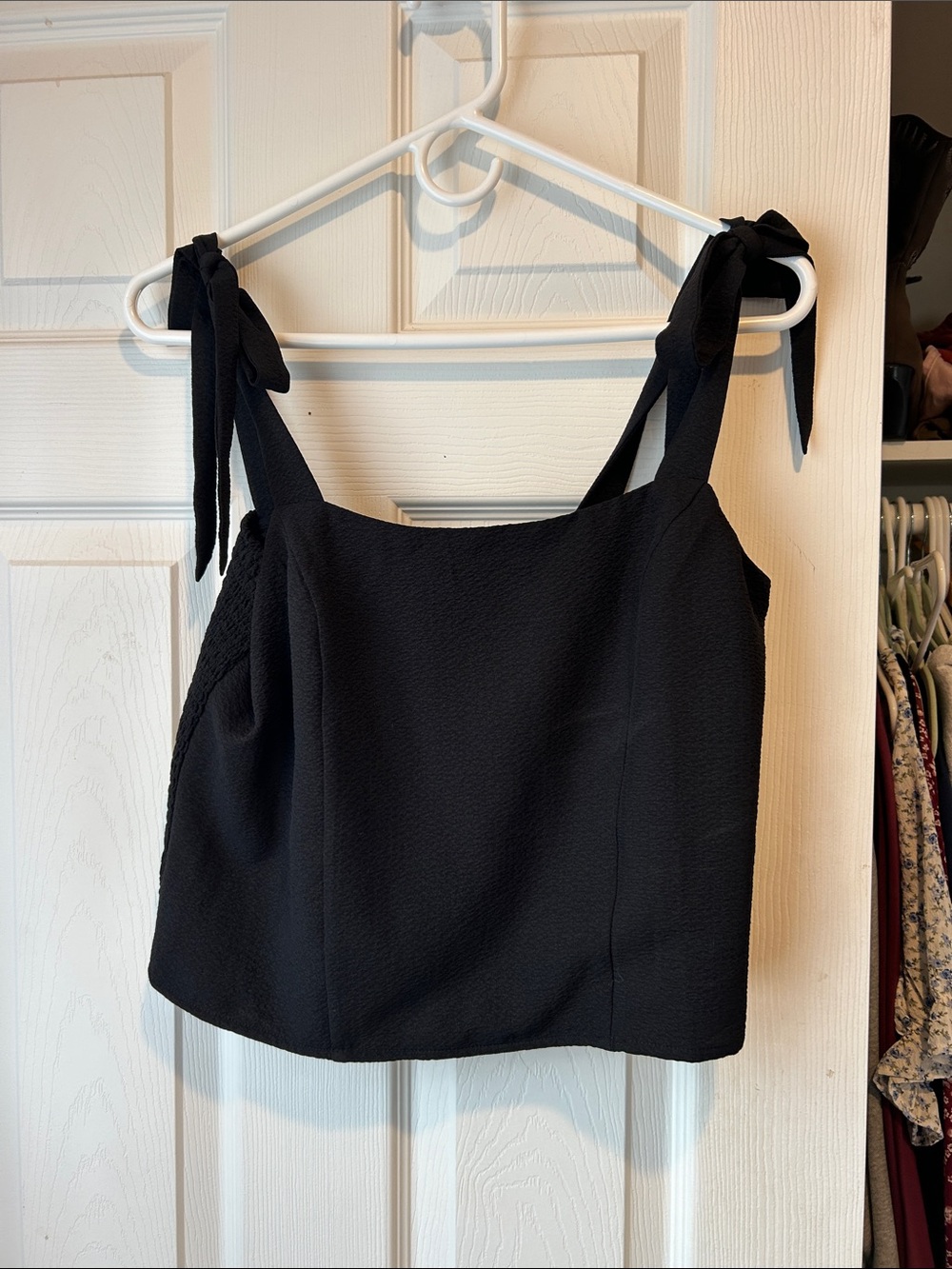 NWT Old Navy Cropped Black tie strap tank top
